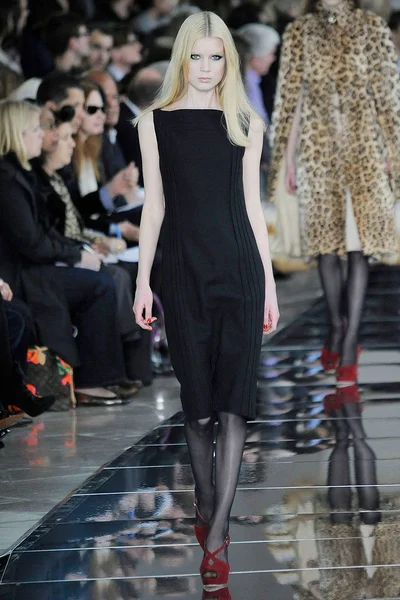 Look 9